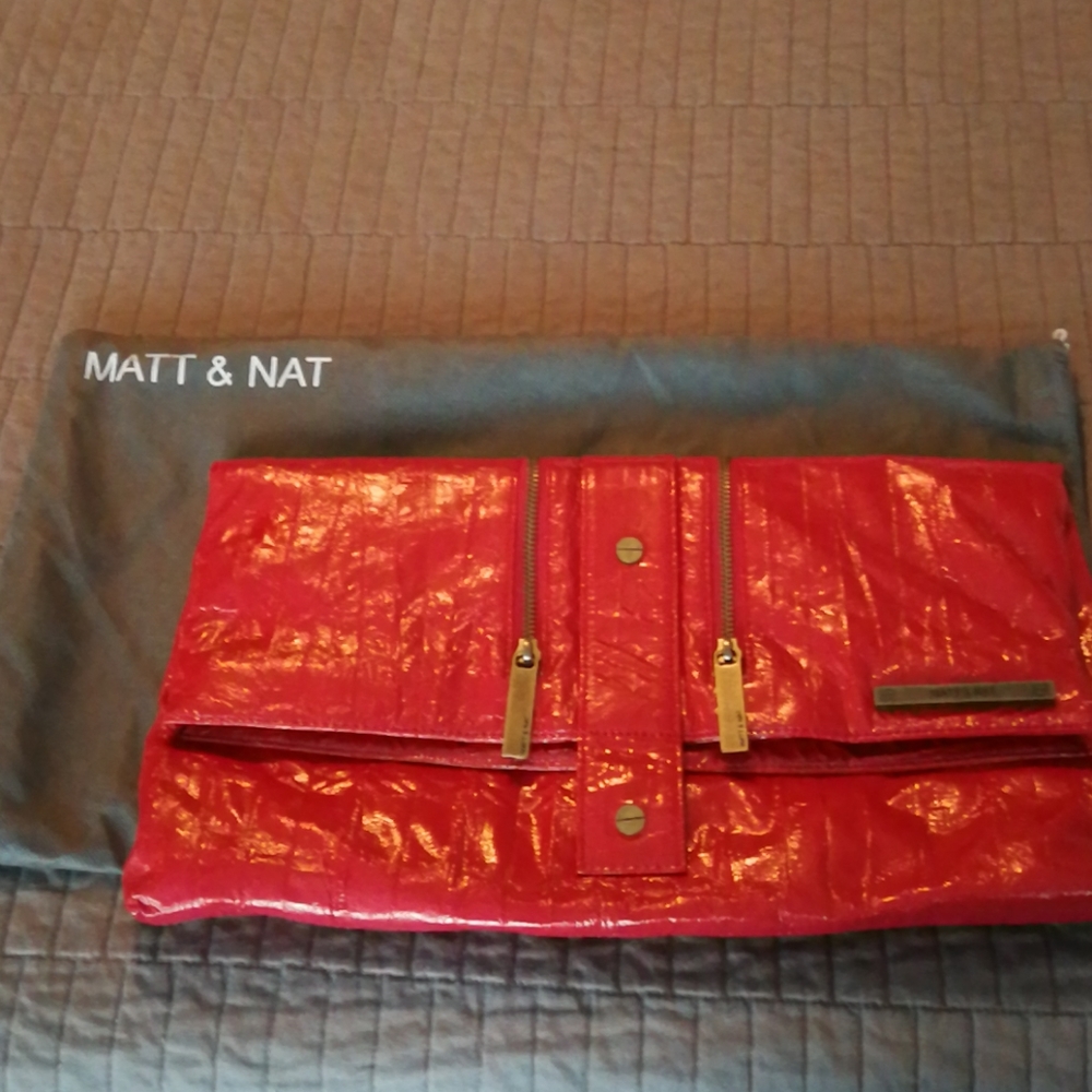 Matt & Nat clutch w/ dustbag - NWOT